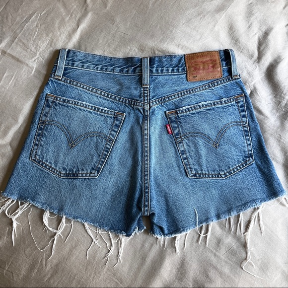 Levi’s 501 Denim Cut Off Shorts Size 25 - Picture 2 of 7